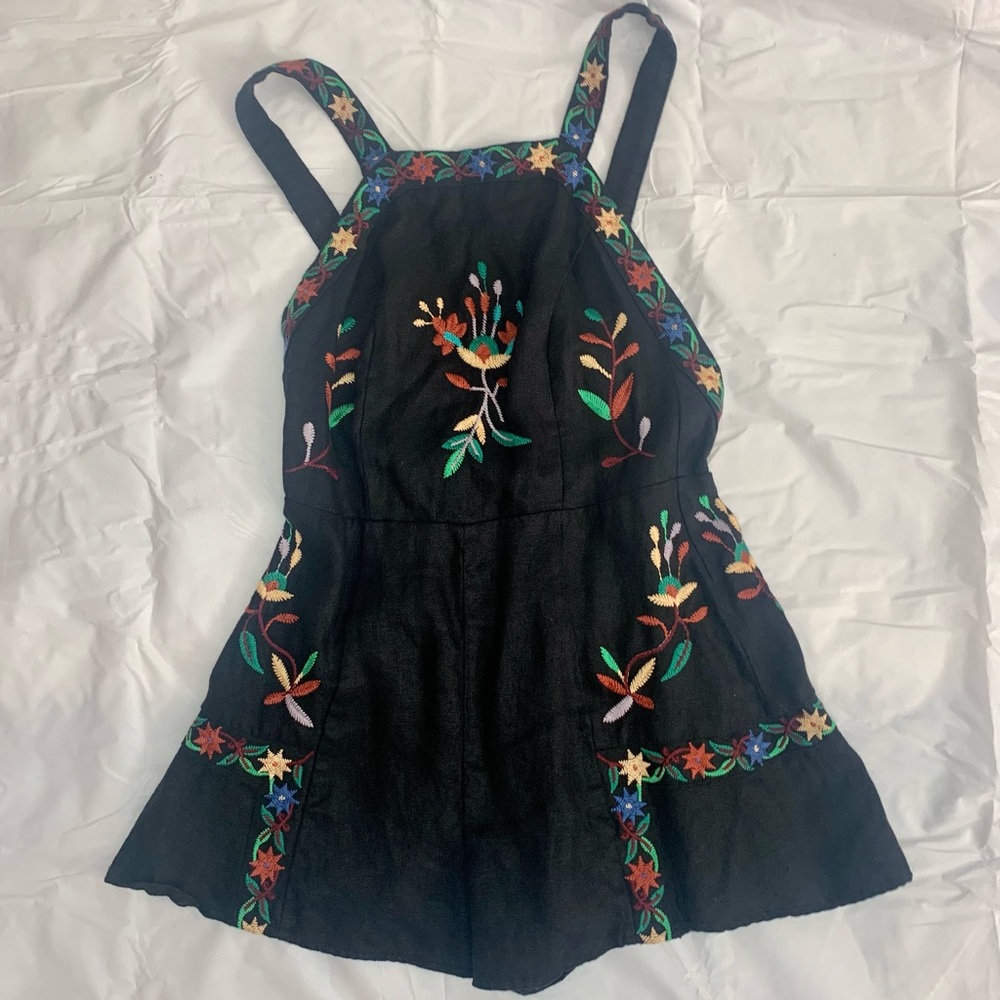 Zara Women Jumpsuit / Rumper With Adustable Strap In Size XS